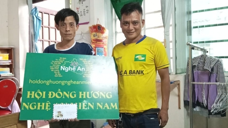 Hội đến thăm hỏi tặng quà động viên gia đình anh Trần Đình Bé thành viên 022 HV 210