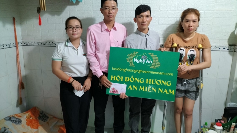 Thăm hỏi trao quà cho hội viên Trương Thị Loan - 0222HV87