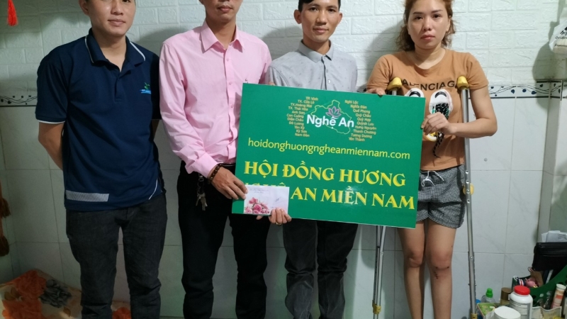 Thăm hỏi trao quà cho hội viên Trương Thị Loan - 0222HV87